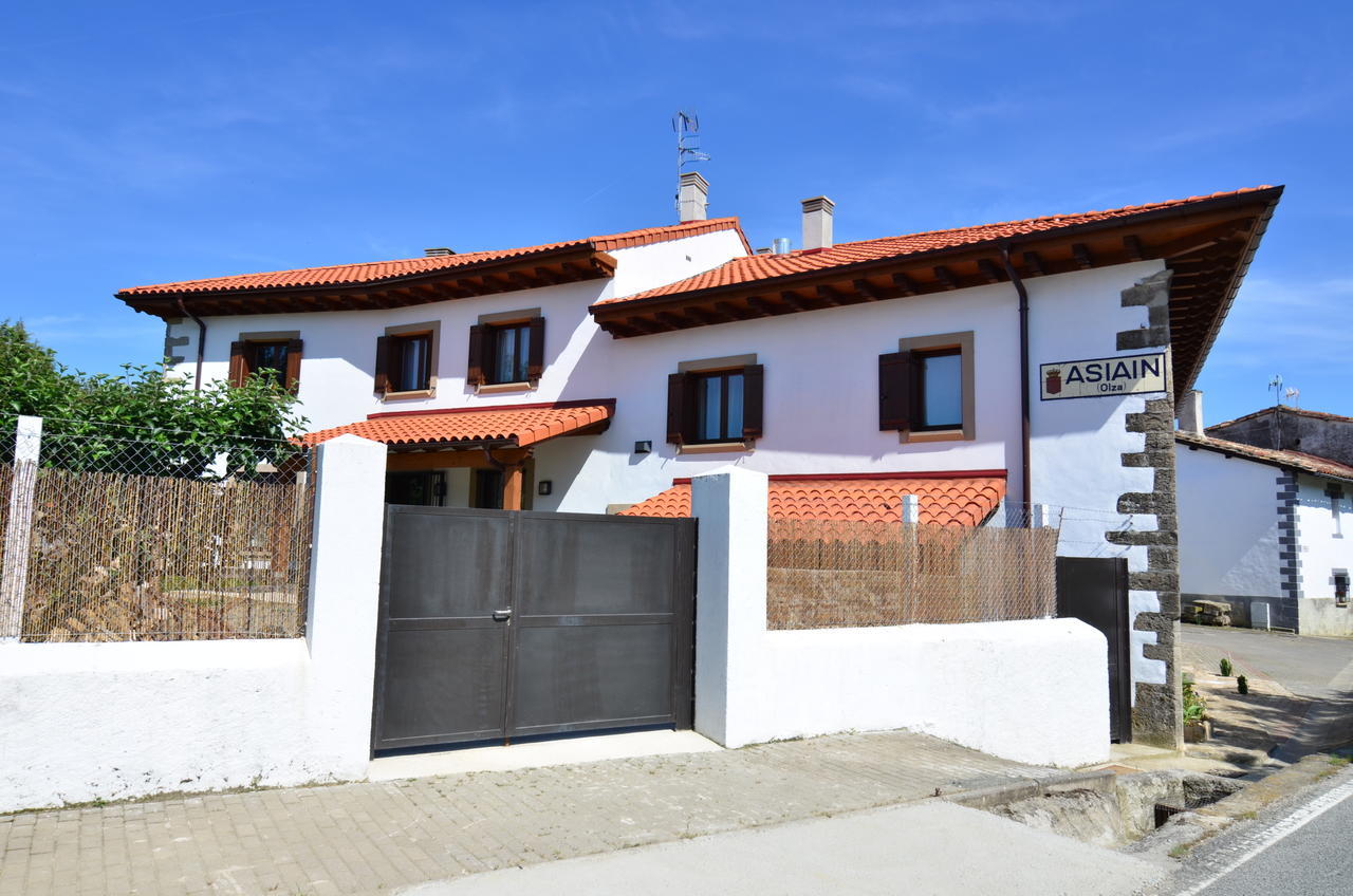 Casa De La Cadena Guest House Asiain Exterior photo