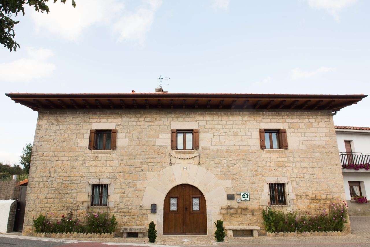 Casa De La Cadena Guest House Asiain Exterior photo